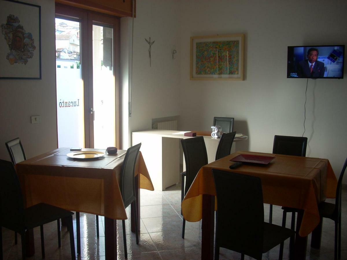 Lucanto Accommodations Calvello 外观 照片